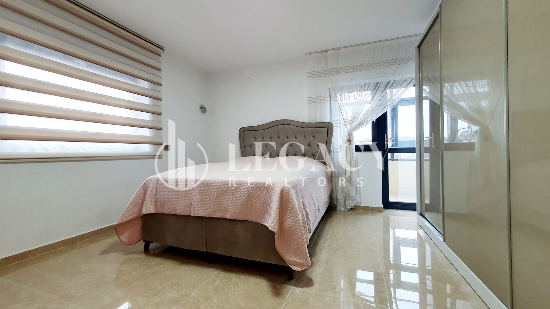 De vânzare - Vilă P+3E+M cu 7 apartamente, Păcurari-Alpha Bank - Poză 8