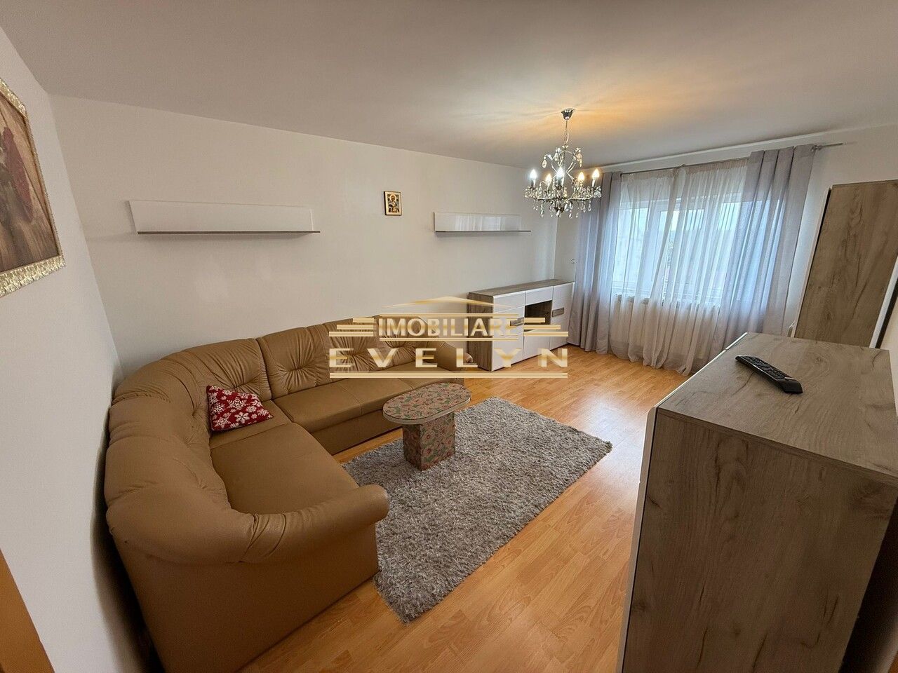 Apartament 2 camere, decomandat – Zona Donici - Poză 1