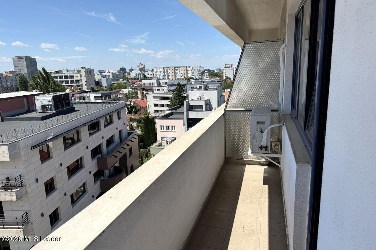 Polona - Duplex 256 mpu, 6 camere, etaje 6+7, panorama, terase 52 mp - Poză 13
