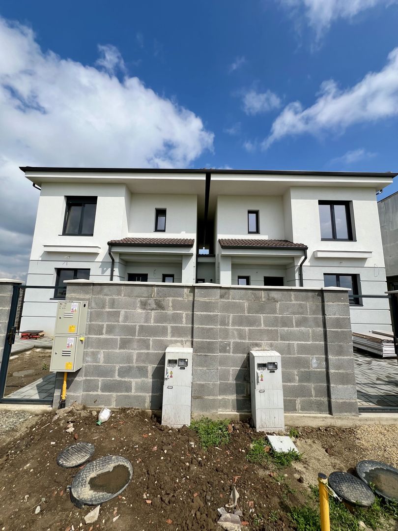Duplex nou Chișoda – despartit prin cameră tehnică - Poză 1
