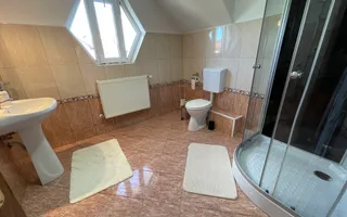 Casa spatioasa cu spatiu de relaxare-zona Blascovici - Poză 25