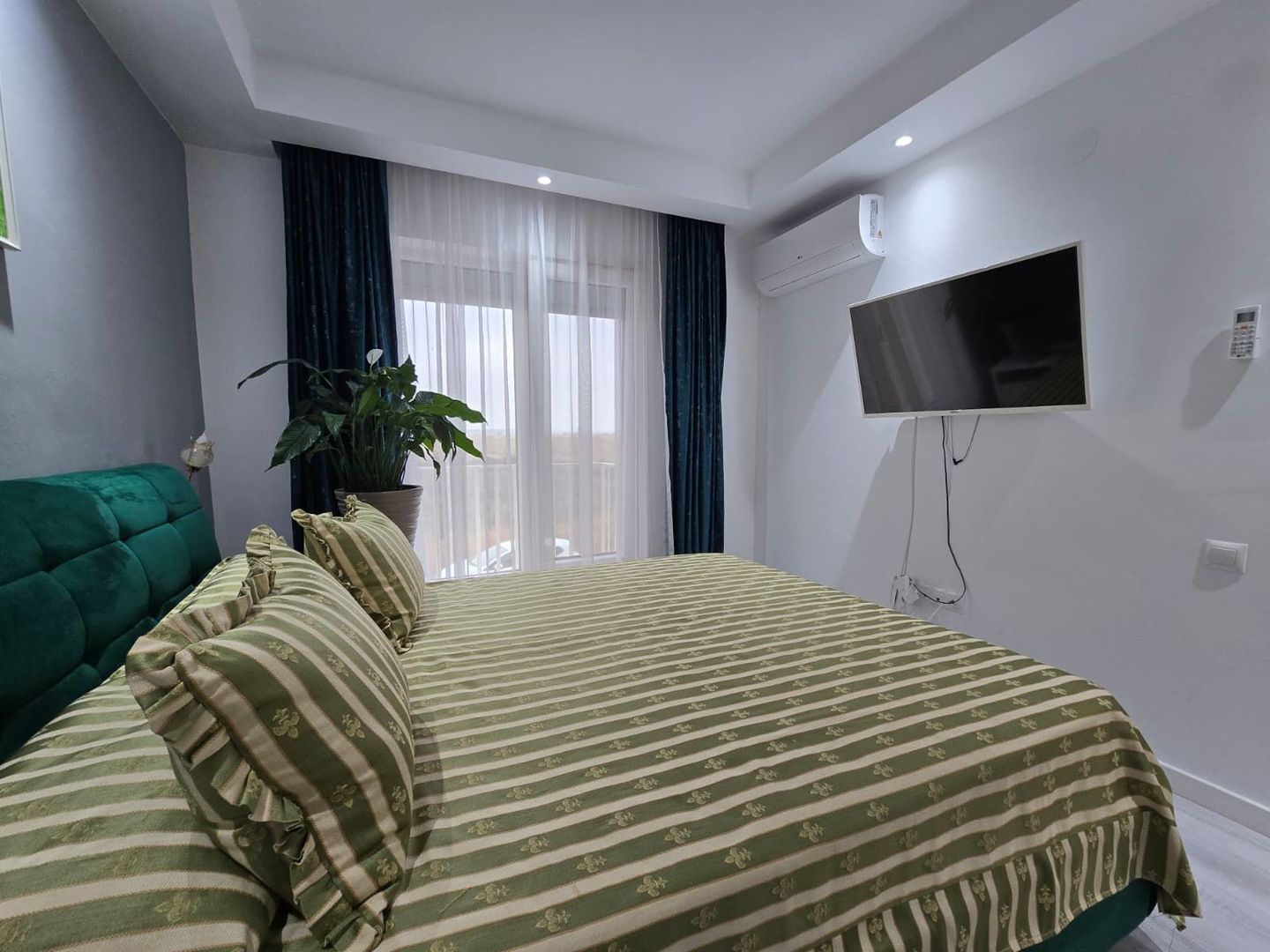 Cosmopolis - Vila N cu 2 Dormitoare Mobilata si Utilata - Poză 9
