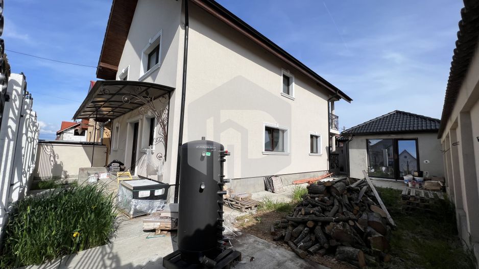 Casa individuala de lux in Cristian, 190 mp utili+filigorie - Poză 2