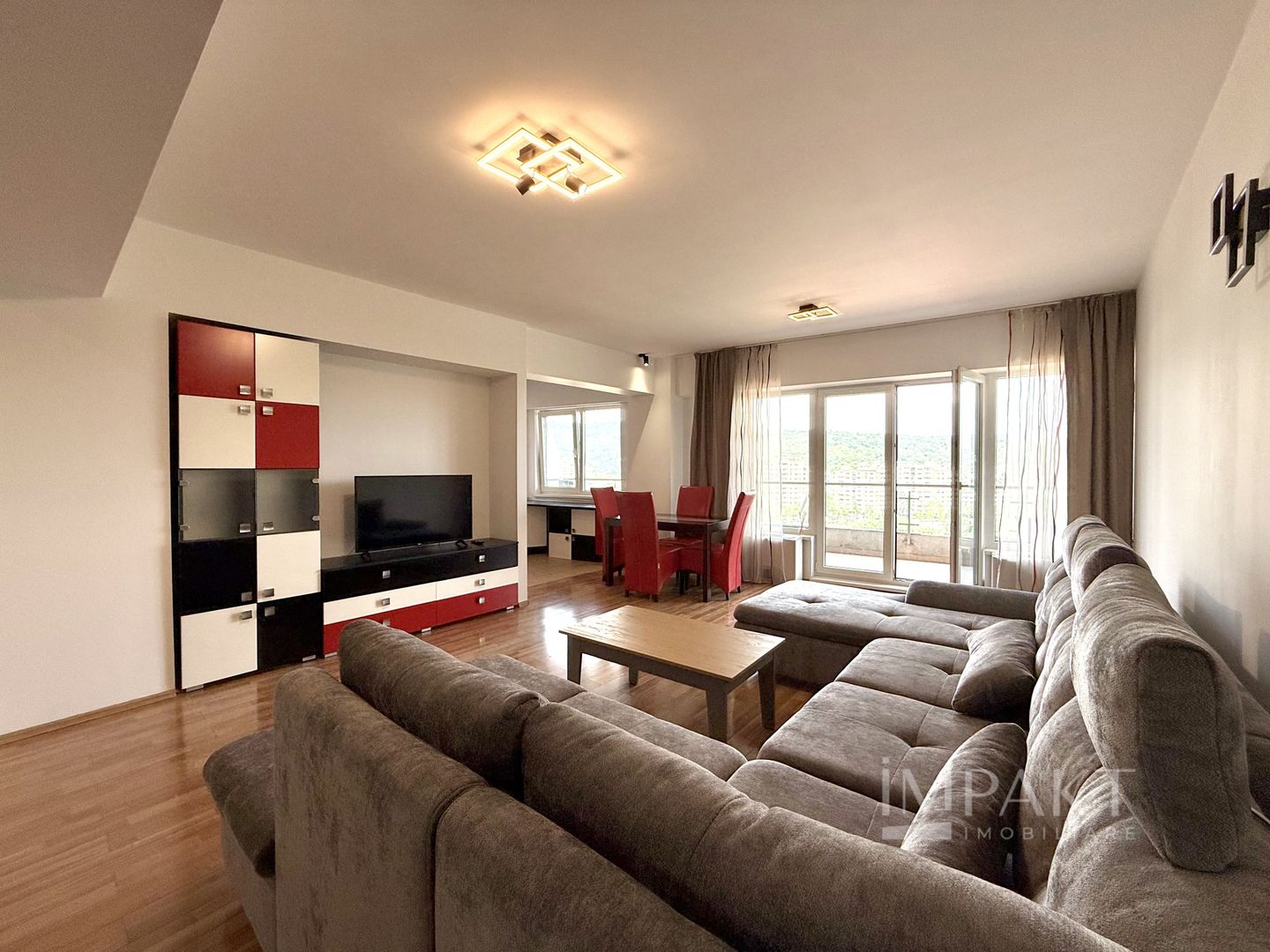 Apartament 3 camere cu o panorama deosebita Plopilor!Parcare subterana - Poză 1