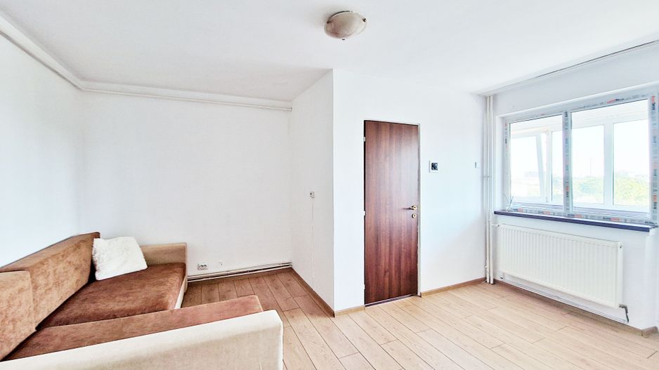 AZURA Imobiliare - Garsoniera Nemobilata Pitesti Craiovei Central - Poză 2