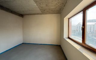 Duplex  cu suprafata utila generosa, pe o strada linistita! - Poză 10