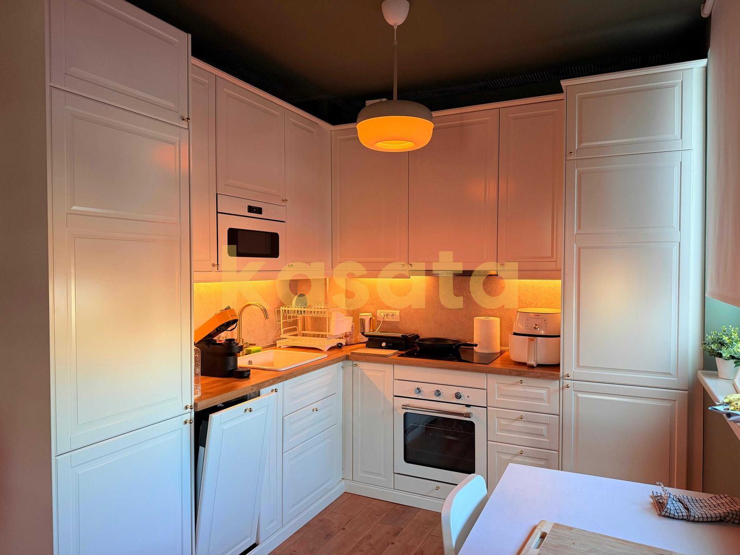 Oportunitate! Apartament 2 camere, confort sporit, zonă liniștită - Poză 1