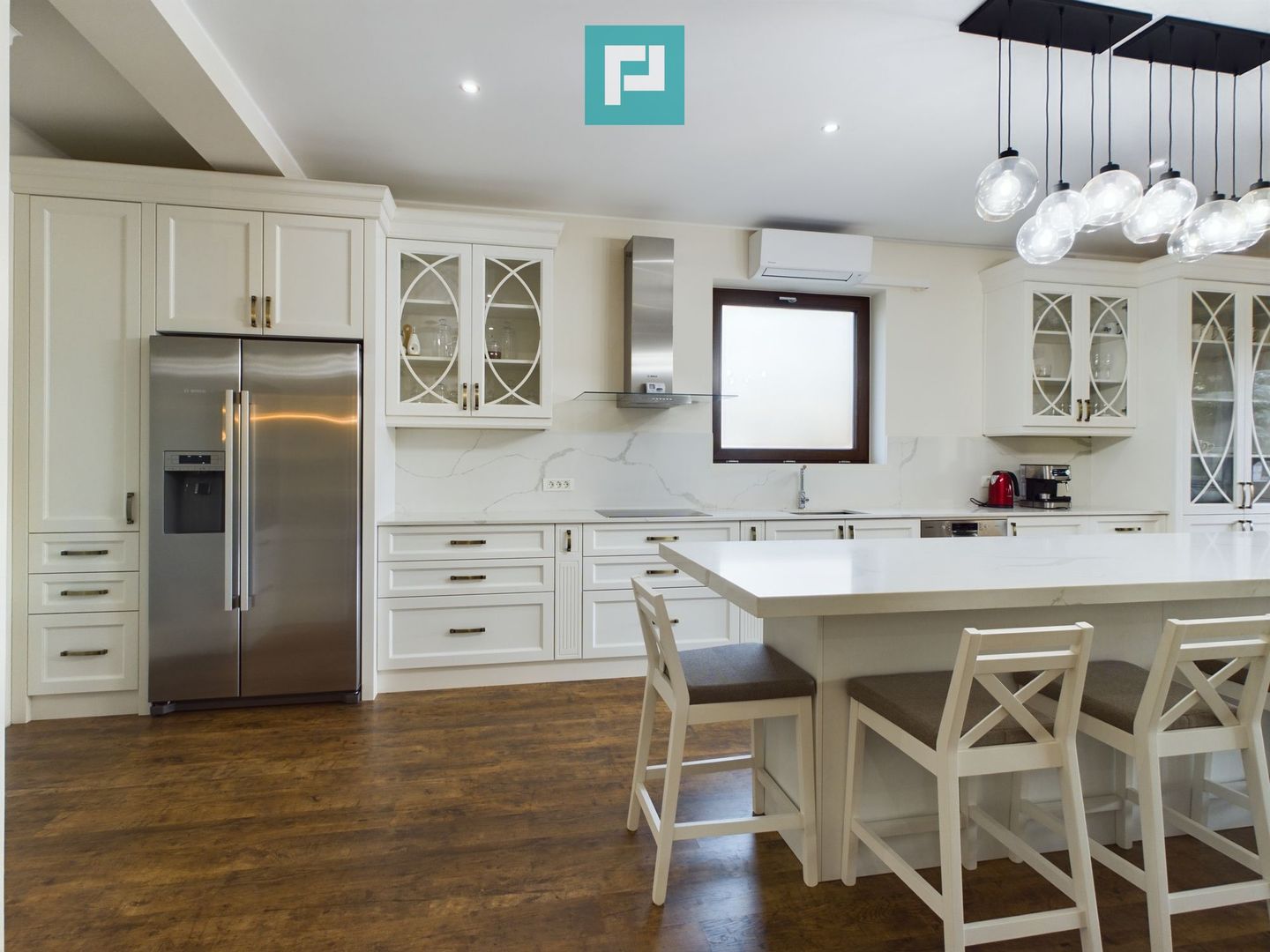 Vilă la sol cu 3 camere în Pârneava - Poză 4