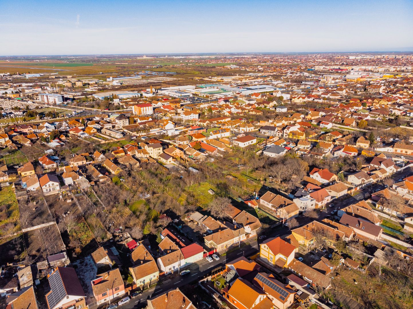 Casă cu teren generos în Pârneava - Poză 3