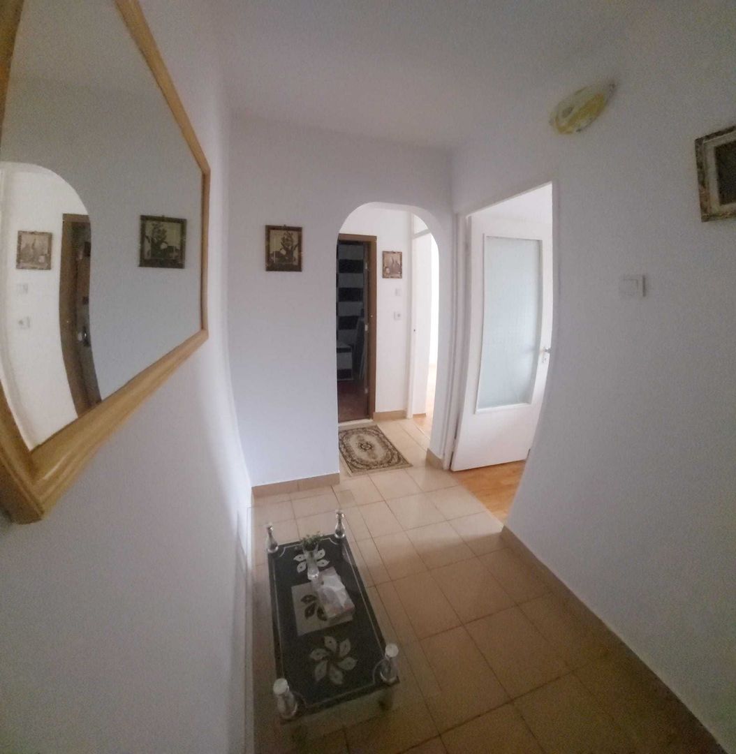 Apartament 3 camere de vânzare – Micro 21 | Etaj 2/4 | Centrală Ariston | Izolat - Poză 8