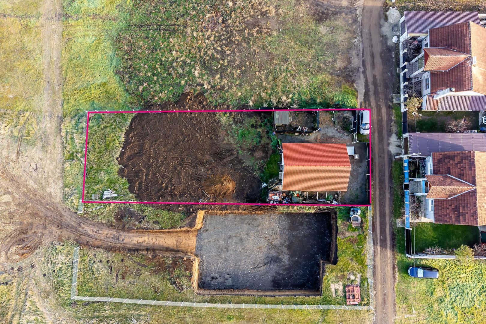 PROPRIETATE VÂNDUTĂ! Casă cochetă lângă pădure, în Zădăreni. - Poză 2