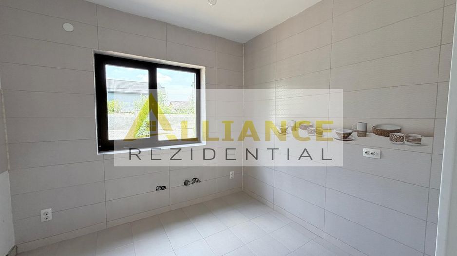 Casa Individuala - 5 camere - 3 bai - 555mp teren - Poză 9