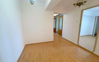 De vanzare – Apartament 3 camere   -R-uri -  Mazepa 1 - Poză 5