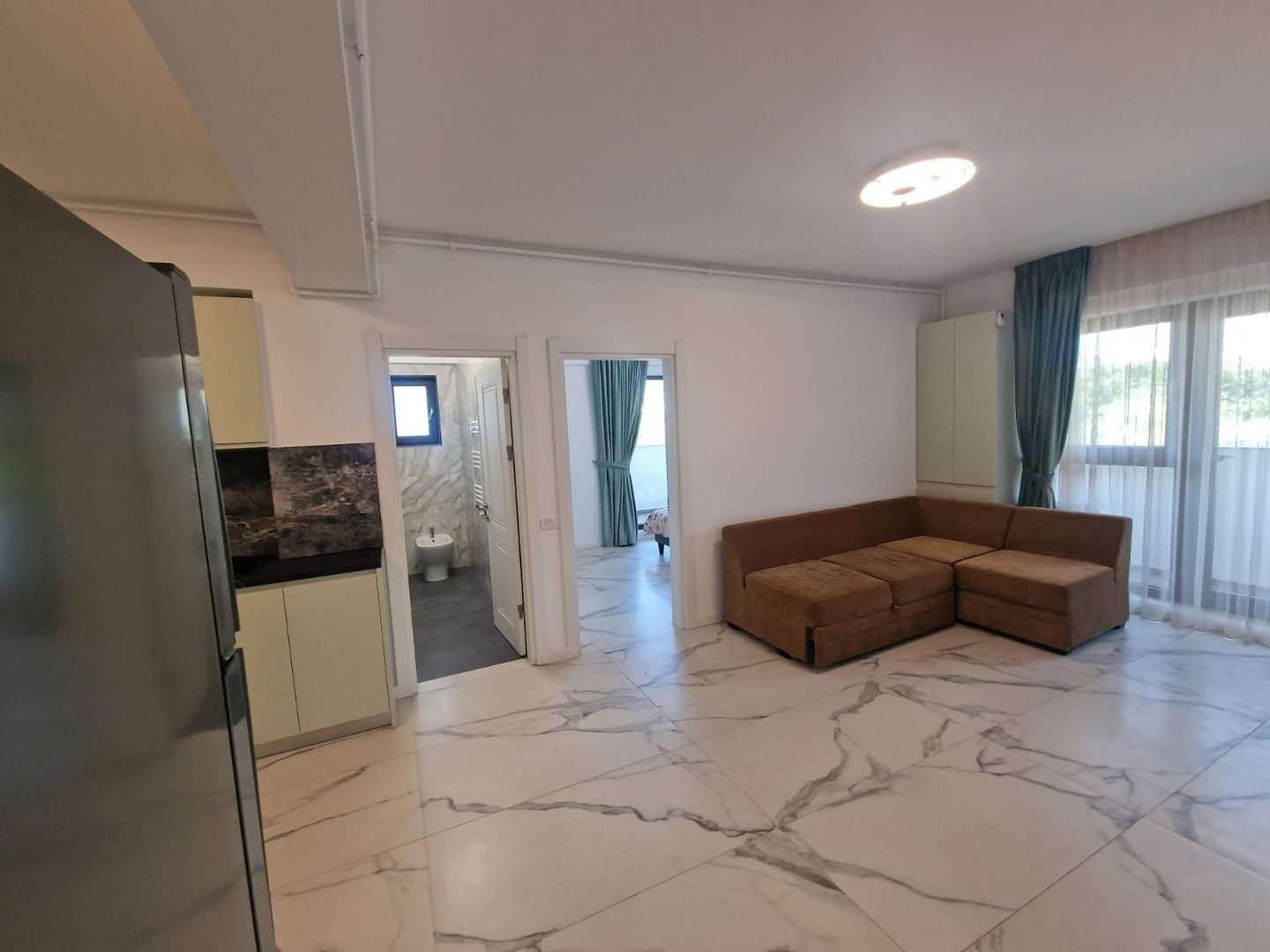 Apartament 4 camere Otopeni Central, nou, 2 locuri de parcare subterane - Poză 3