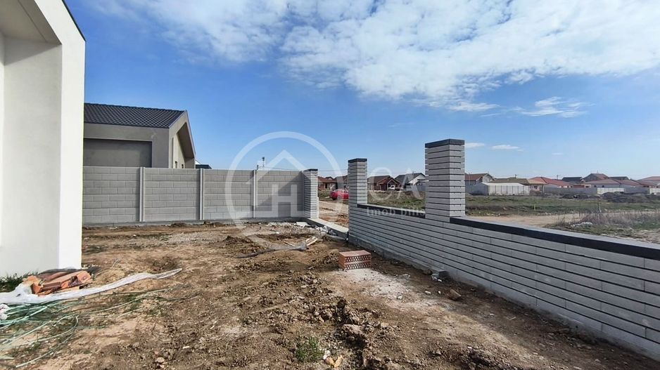 Casa de vanzare cu 4 camere in Santandrei, Bihor - Poză 4