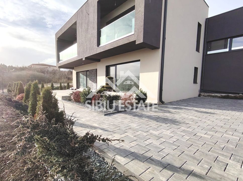 Casa Sibiu, Selimbar teren 790 mp, garaj, terase - Poză 19