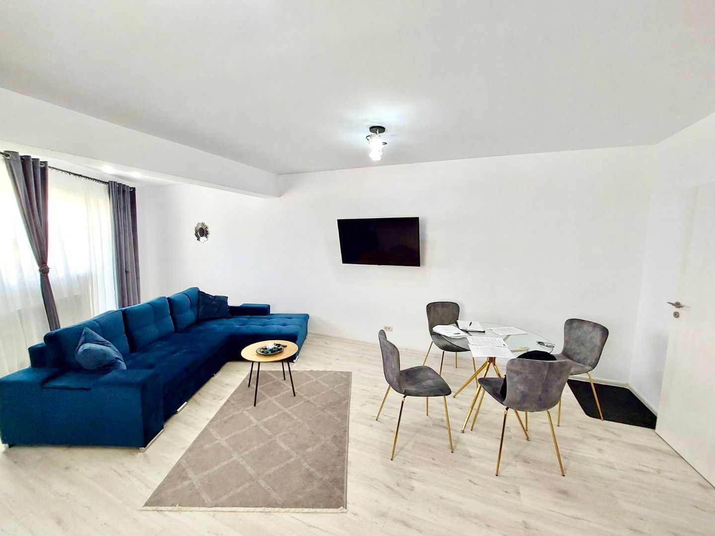 Apartament 2 camere - proximitate mall coresi- vivamus residence - Poză 1