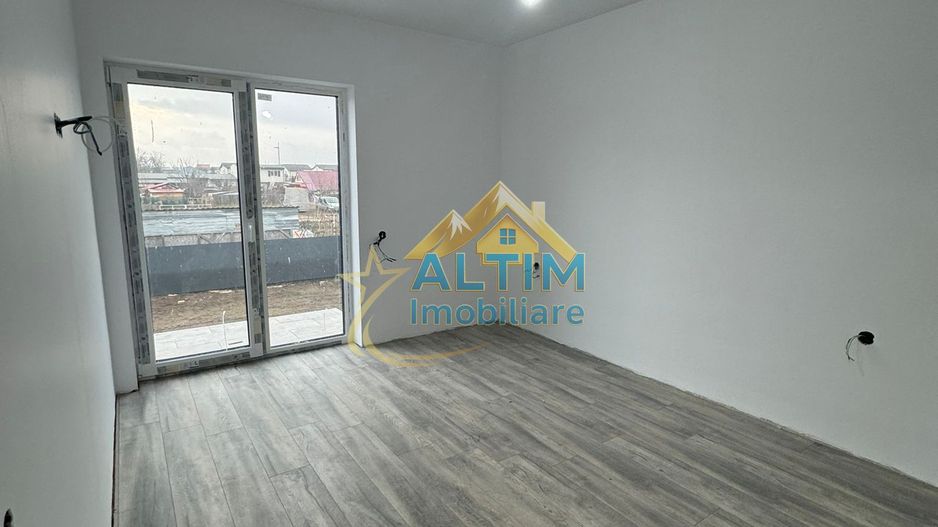 De vânzare - Casă cu 4 camere în cartier Izvor - Poză 7