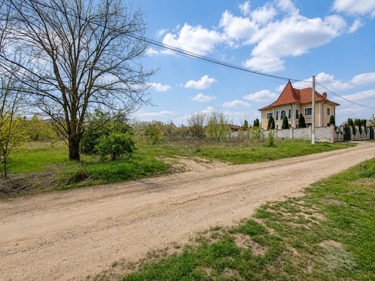 Teren Ideal pentru Construcție sau Investiție – 12 Ari în Trușeni, Zonă Premium în Dezvoltare! - Poză 1