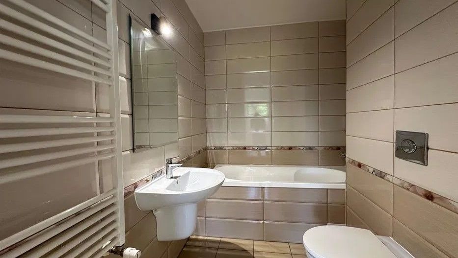 Garsoniera aproape de Mall Coresi, 38mp, loc parcare, 92500Euro - Poză 8