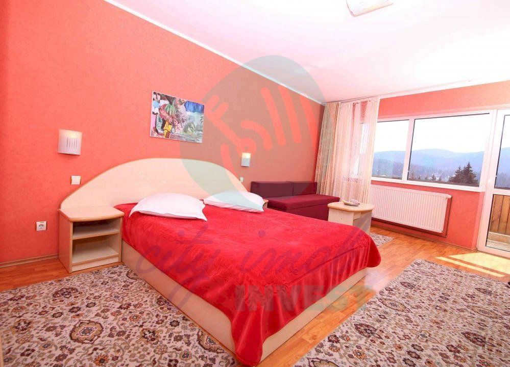 Vila cu 24 de camere cu priveliste superba ideal investitie in PREDEAL - Poză 2