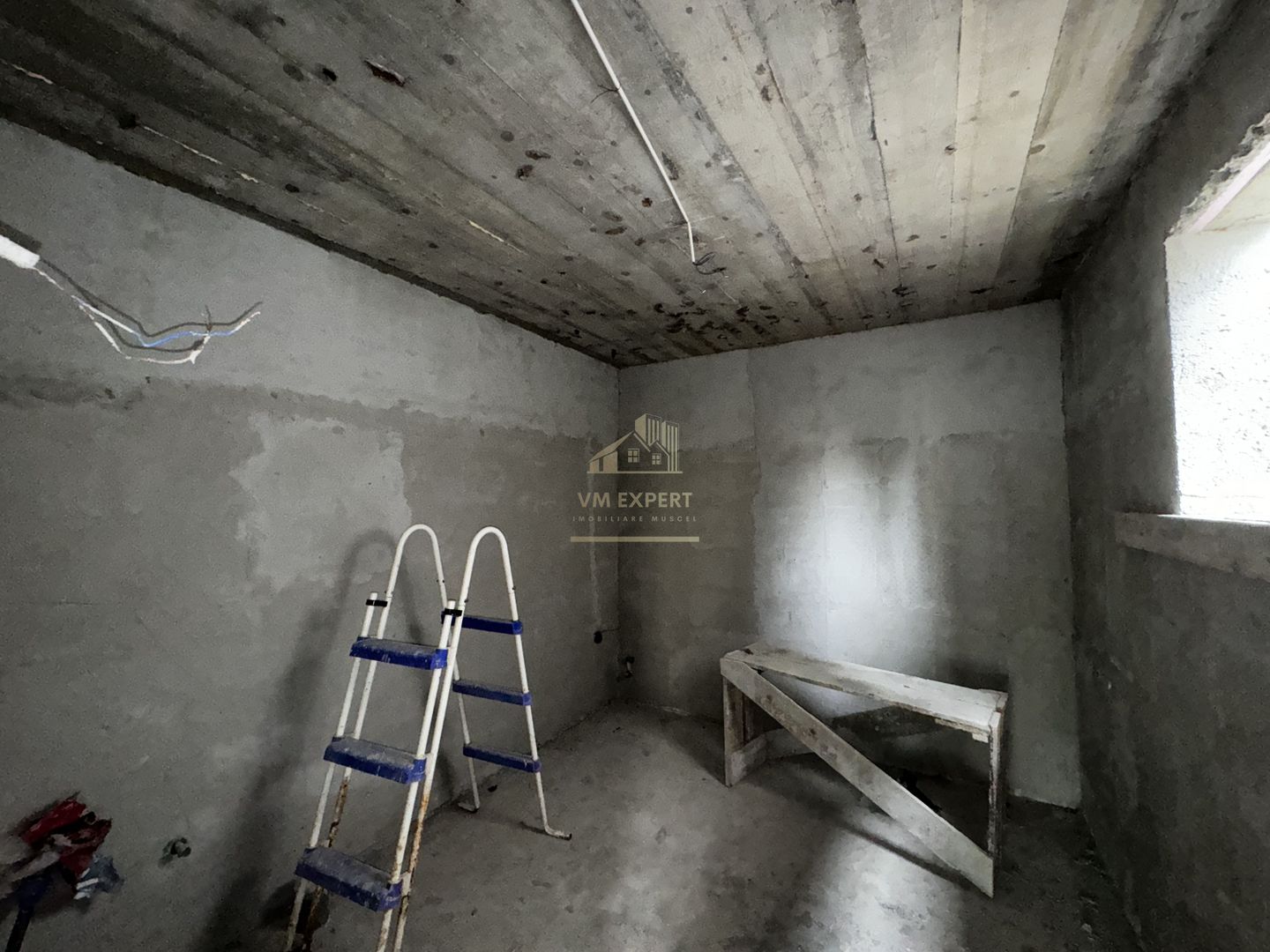 VILA 5 CAMERE, ZONA ULTRA CENTRALA, CAMPULUNG MUSCEL, TEREN 500 MP - Poză 14