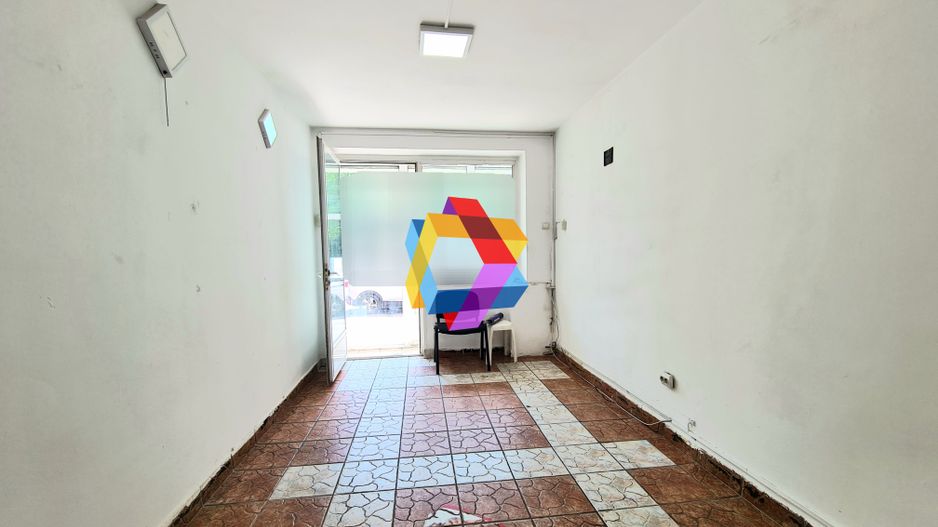 Spatiu comercial de închiriat cu vad Brașov - 55 mp # plus-imo.ro - Poză 2