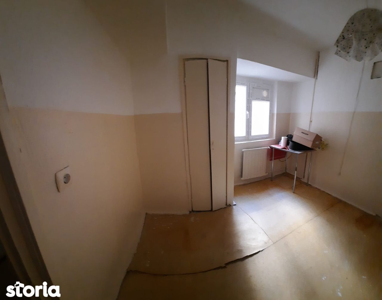 PROPRIETAR Apartament 3 camere - Poză 4