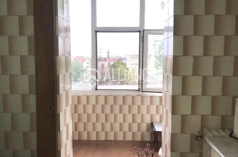 GARA-ABATOR- Apartament de 3 camere foarte spatios si luminos! - Poză 8