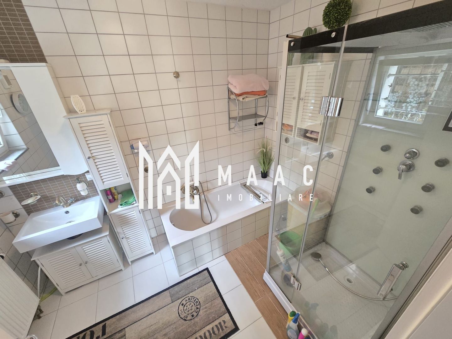 Apartament superb cu gradina zona Sub Arini - Poză 17