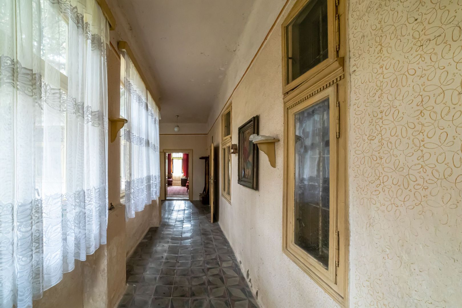 Casă în zona centrală Pâncota - Poză 4