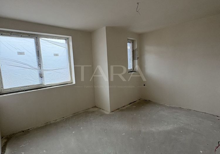 Apartament 3 camere de vânzare, zona Valea Chintăului. - Poză 2