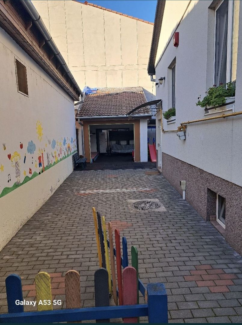 Casa in centrul orasului S+P+M Piata Mare - Poză 8