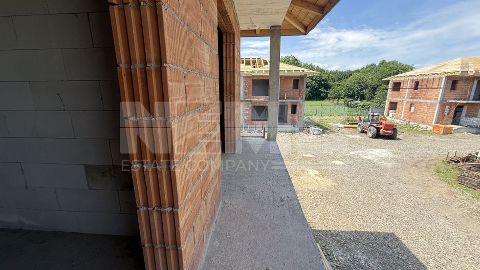 Case individuale | 175 MP utili | 4,5 ari | 210.000 Euro - Poză 19