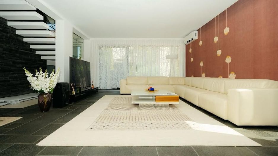 Vila cu piscina si 1000mp teren - Erou Iancu Nicolae - Poză 3