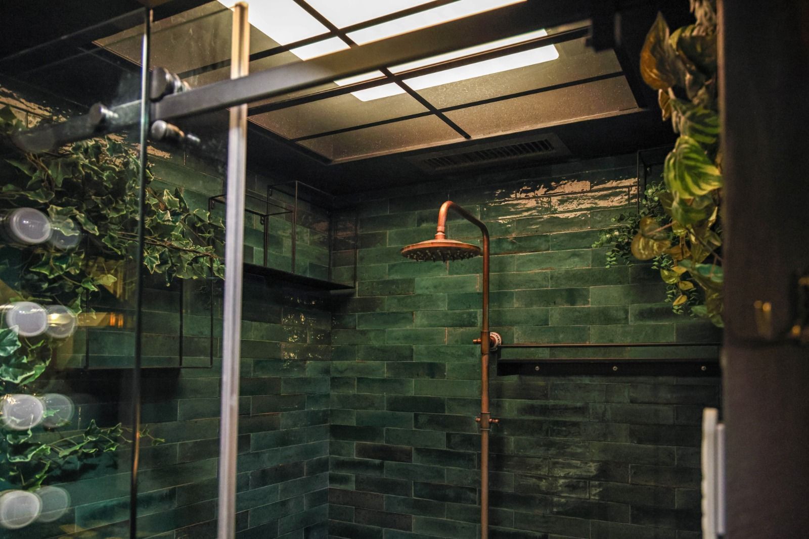 Bijuterie arhitecturală cu dotări smart in centrul Brasovului - Poză 35