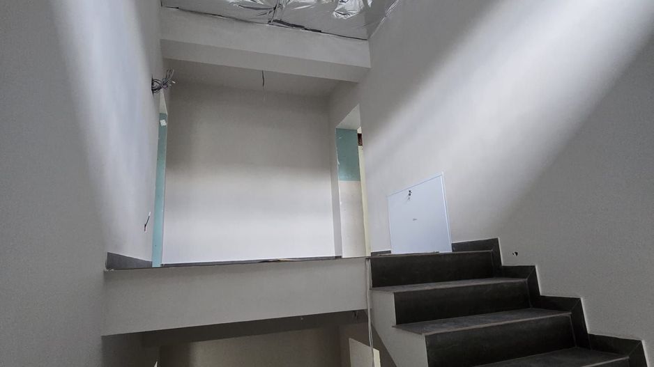 Apartament cu 4 camere 125 mp (4 garsoniere) la cheie + 60 mp pod - Busteni - Poză 27
