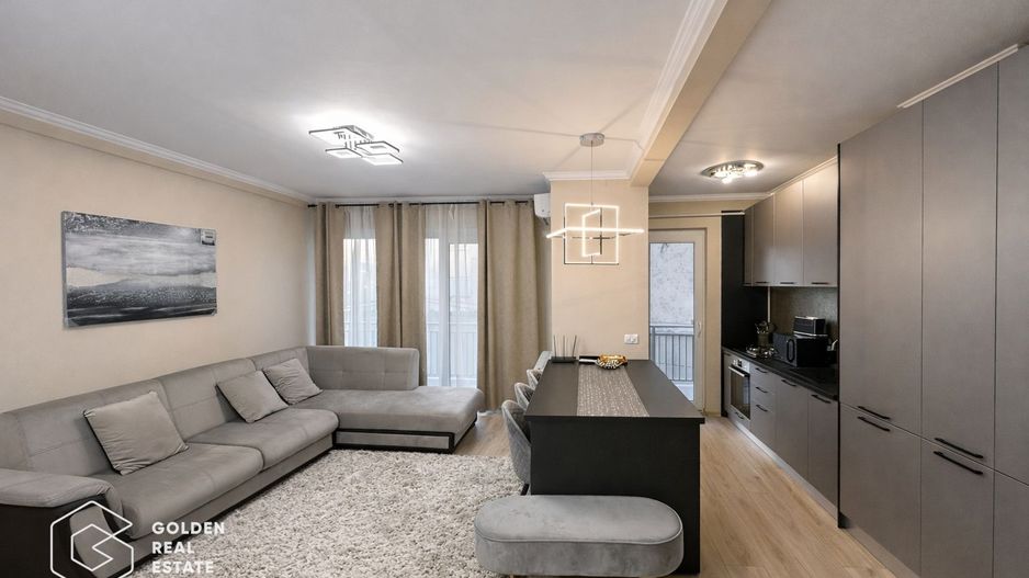 Apartament superb, BERMO, 2 camere, etaj 1, totul nou, centrala proprie, balcon - Poză 3