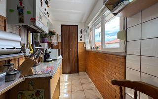 Apartament 3 camere decomandate | 2 bai | 69 mp | Cetate - Piata - Poză 10