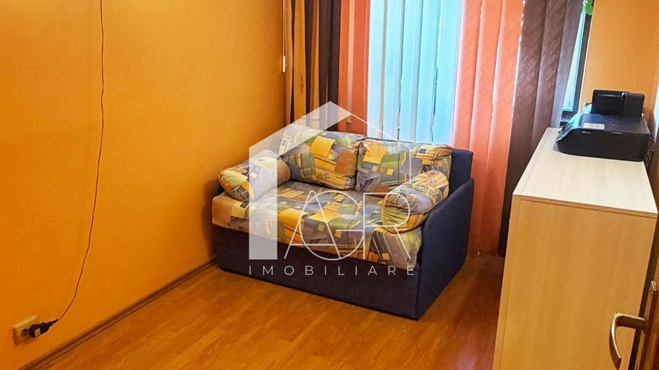 Apartament cu 3 camere, decomandat, zona 9 Mai - Poză 9