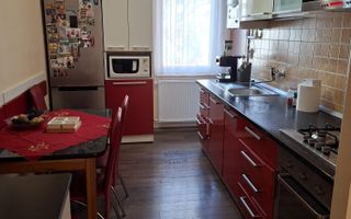 Vand apartament cu 3 camere - Poză 4