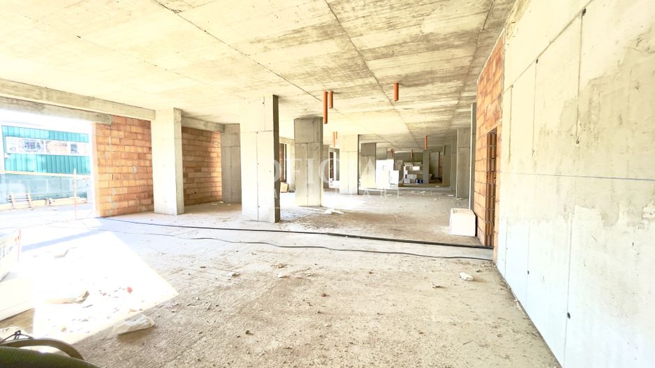 Spațiu de depozitare de închiriat 556,6 m2 utili | 6 € /m2 | Zona VIVO - Poză 2