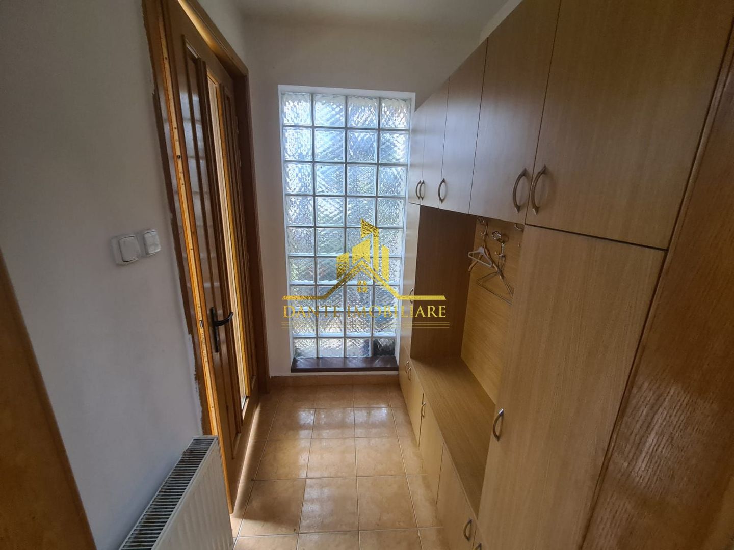 Casa individuala, mobilat modern, zona Grigorescu, curte, parcare - Poză 11
