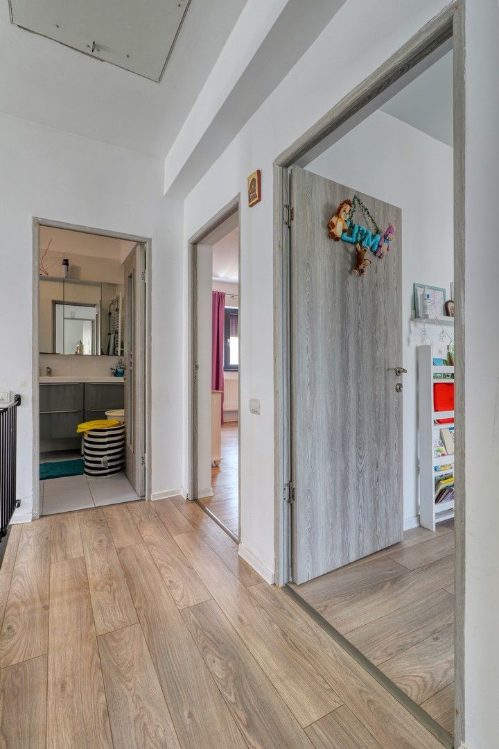 Tunari- Vilă individuală -4 camere si gradina- - Poză 14