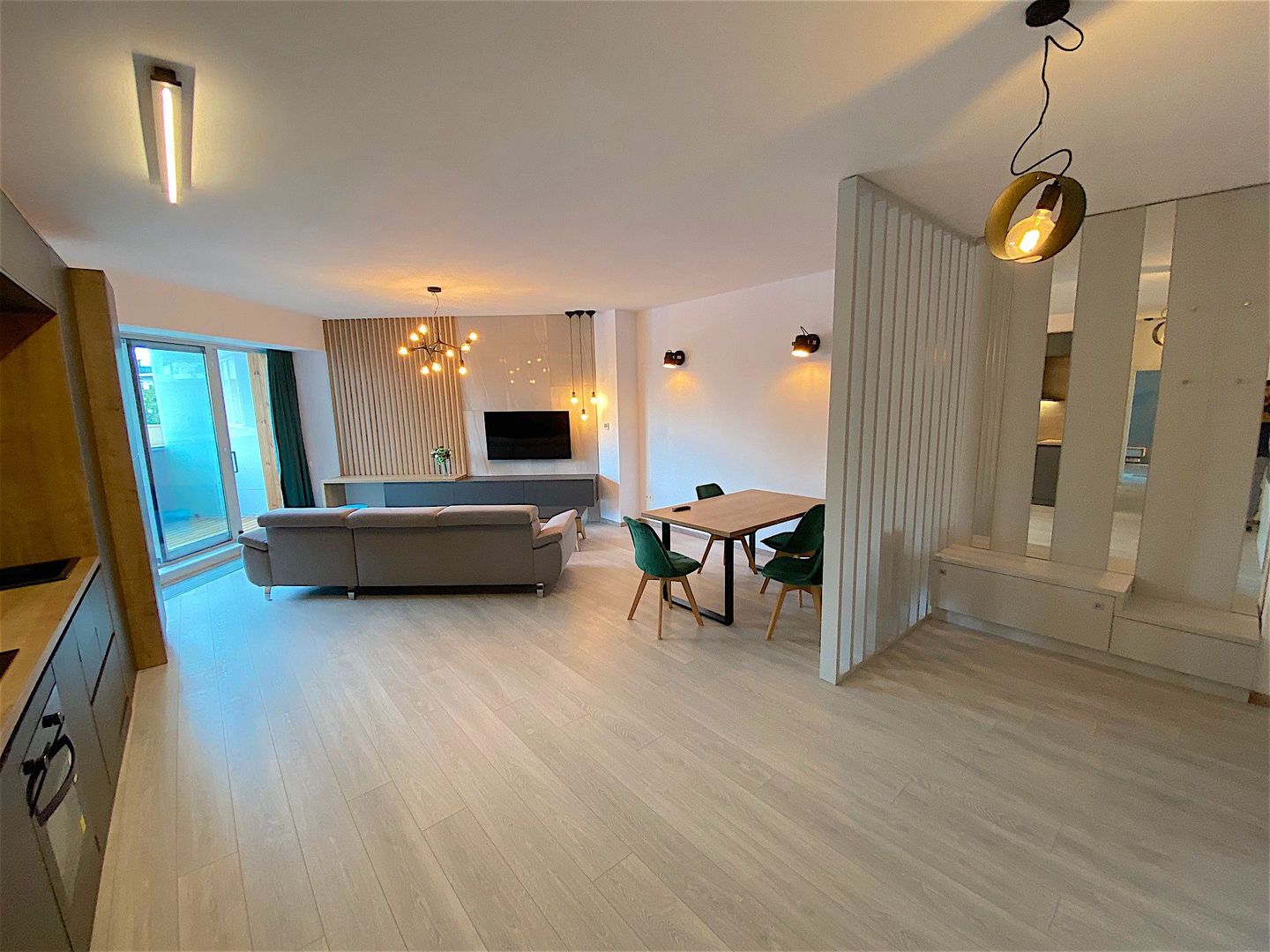 Apartament cu parcare subterana in imobil cu piscina si SPA - Poză 9