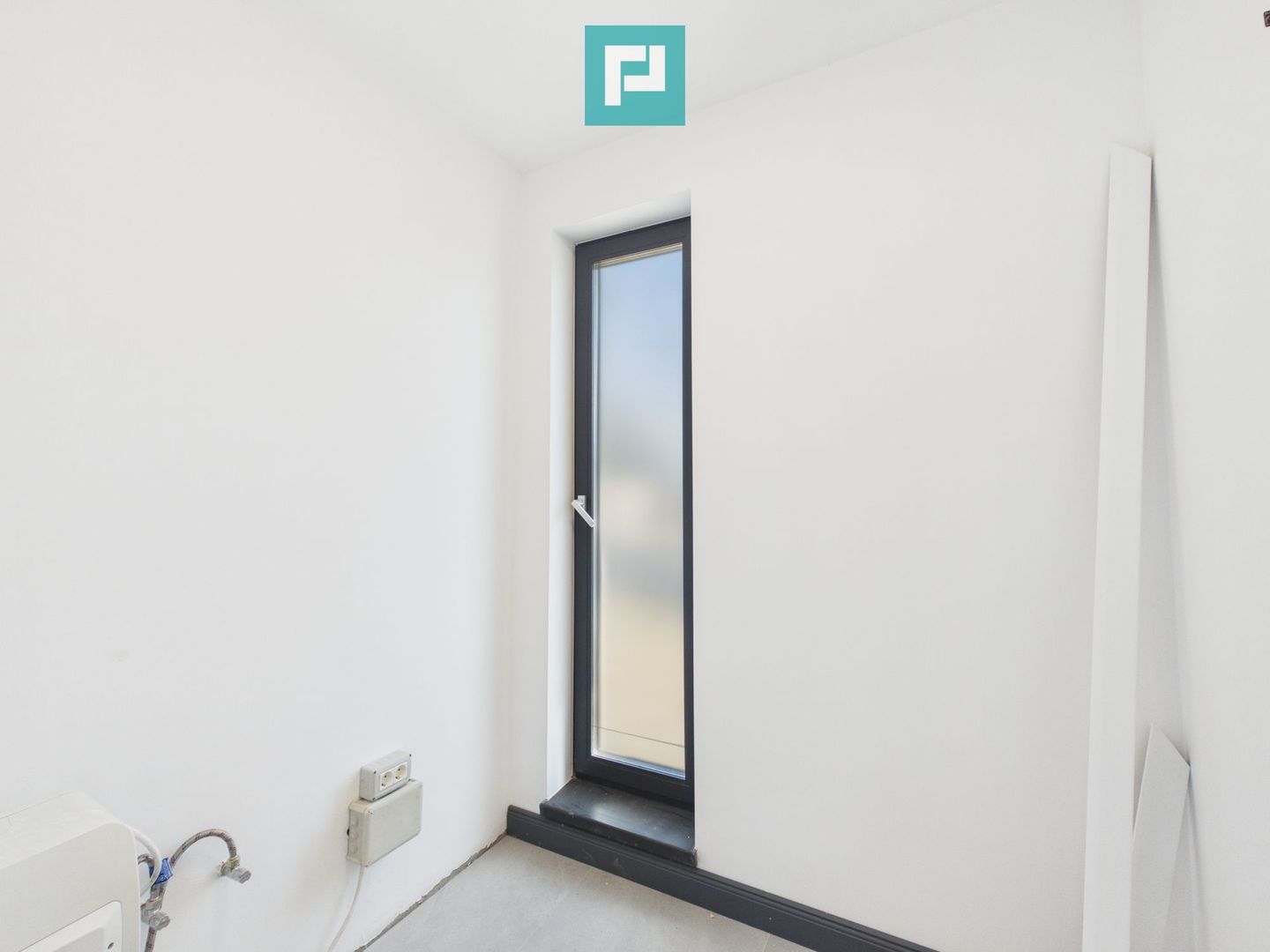 Birou 32 mp Oradea, parcare, acces centură - Poză 11