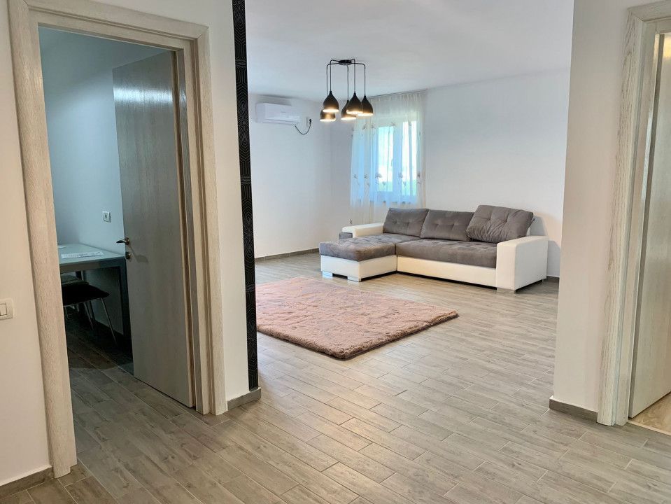 Inchriere Apartament 3 Camere zona Ultracentrala Bloc Nou - Poză 17