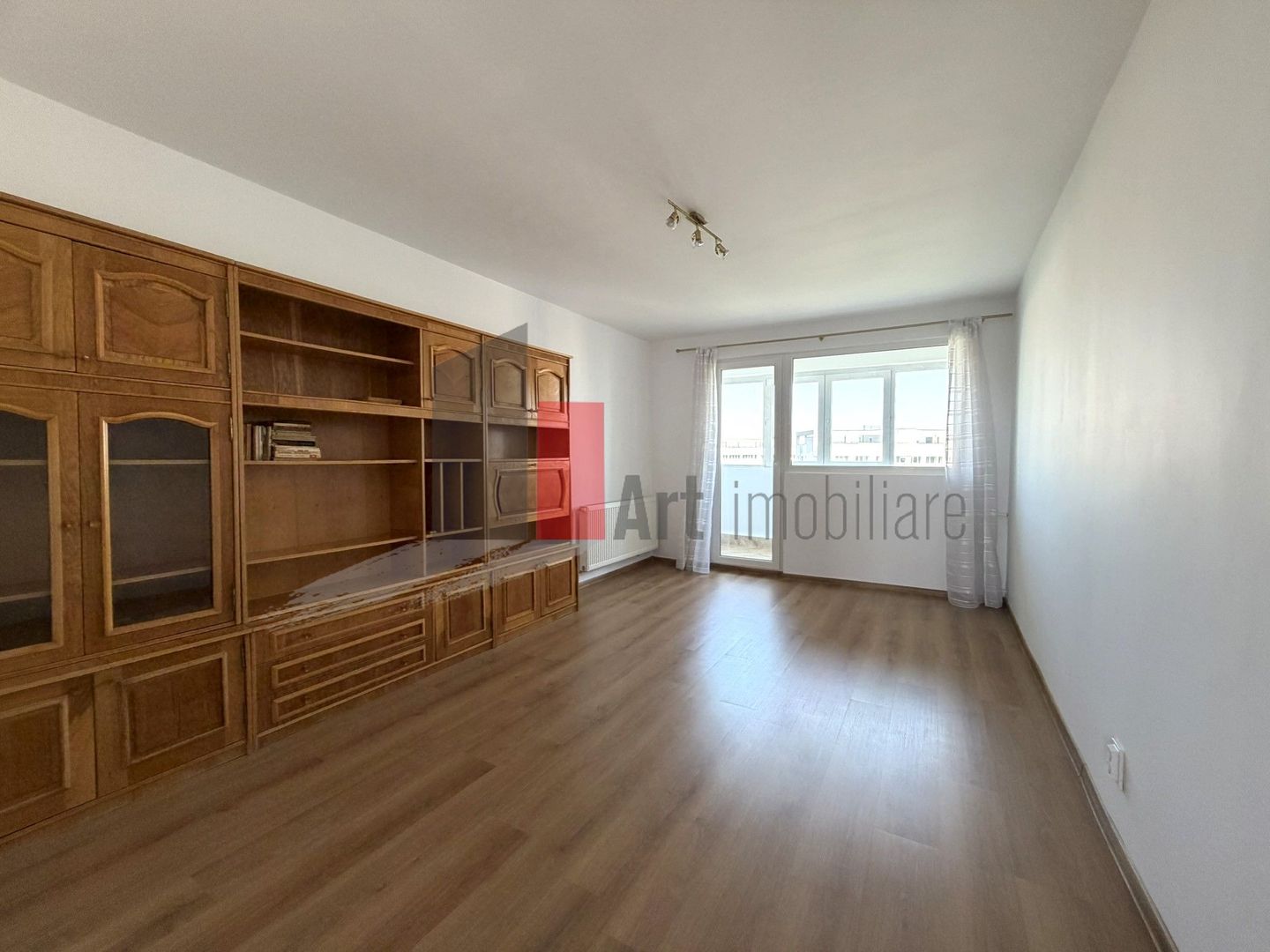Apartament renovat, decomandat, luminos | Zona Dristor metrou - Poză 1