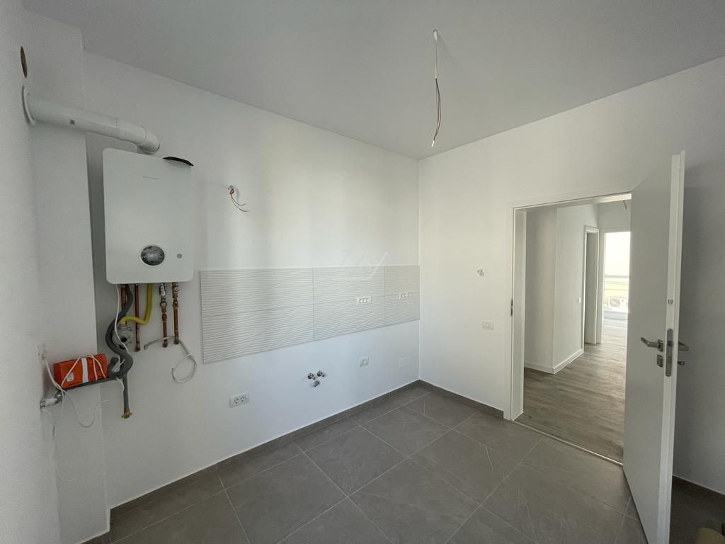 Braytim - CF de Timisoara. Etaj 1. Lift. Bucatarie inchisa. Parcare subterana. - Poză 3