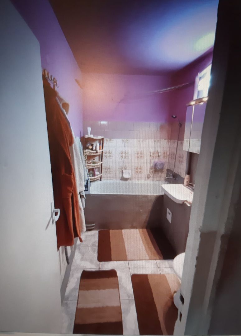 Ag EUROPA vinde apt. cu 3 camere la etajul 4 in Micro 16. - Poză 8